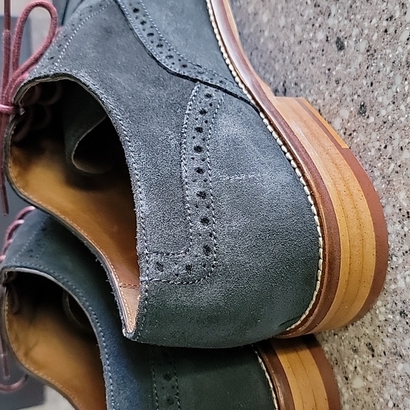 Men's  Johnston & Murphy Conrad, blue suede shoes, size 11 New. W/ extra laces. - Picture 6 of 8